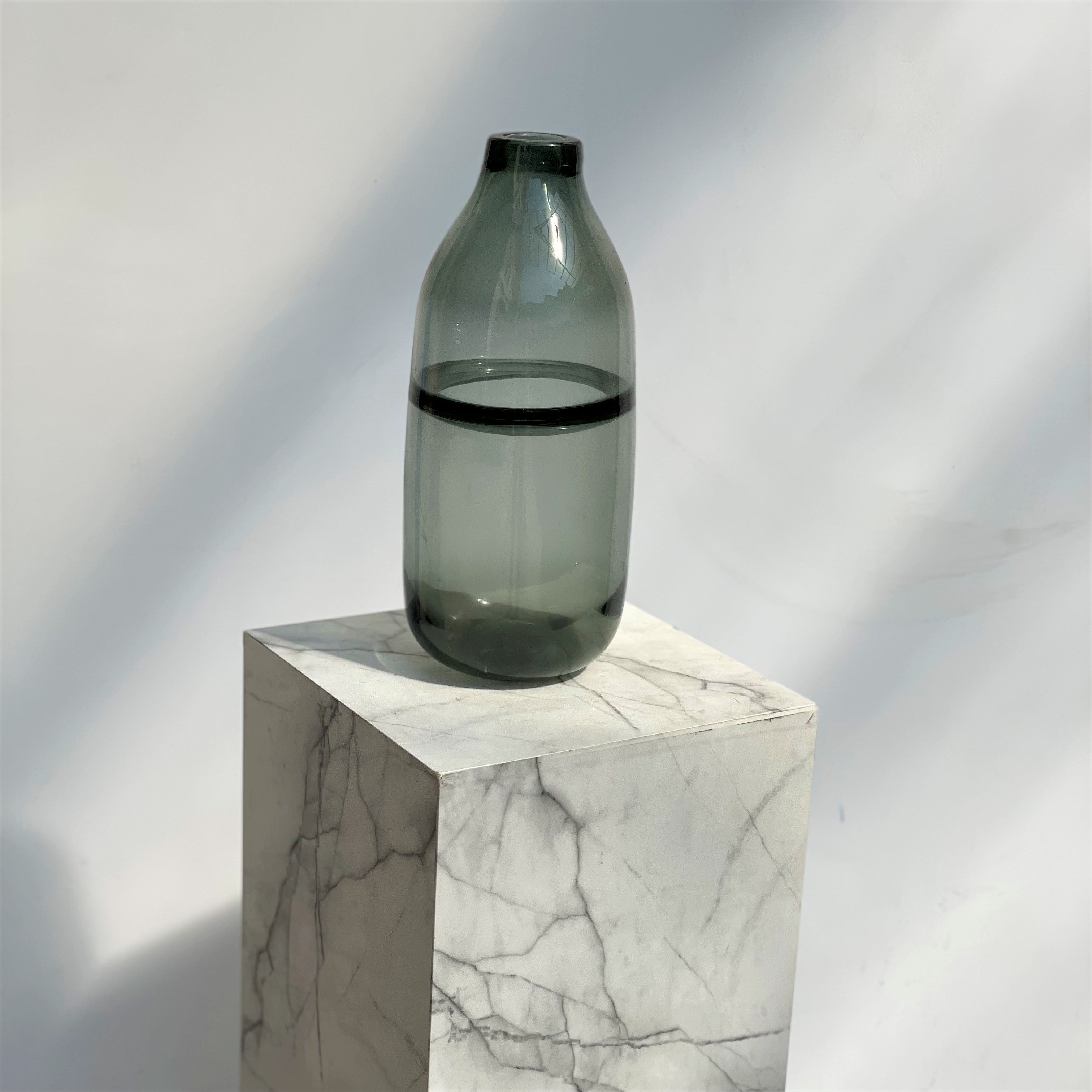 Vaso di vetro dark grey